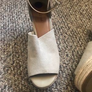 Cream espadrilles platform sandals